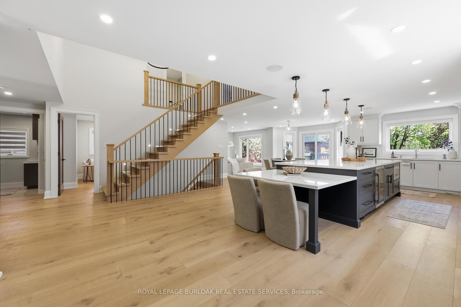 2029 Kempton Park Drive • Mississauga, ON photo 8