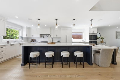 2029 Kempton Park Drive • Mississauga, ON photo 9