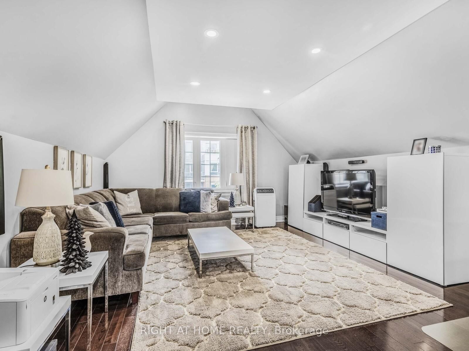 64 Brock Avenue • Toronto, ON photo 25