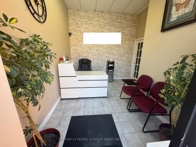 Unit 21 — 4801 Steeles Avenue W — photo 3
