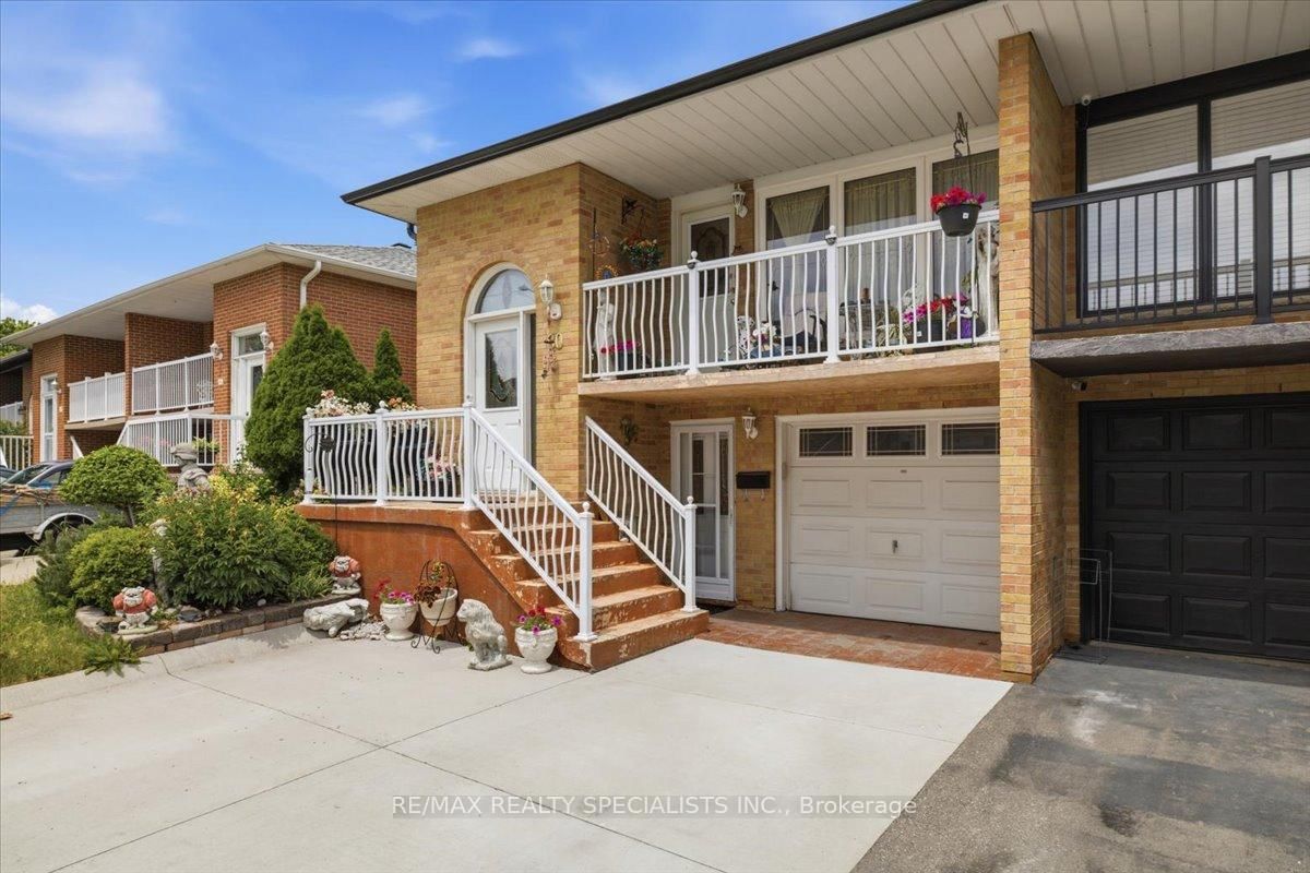 80 Chalfield Lane • Mississauga, ON photo 2