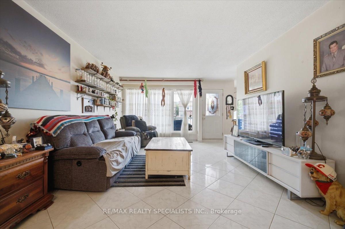 80 Chalfield Lane • Mississauga, ON photo 6