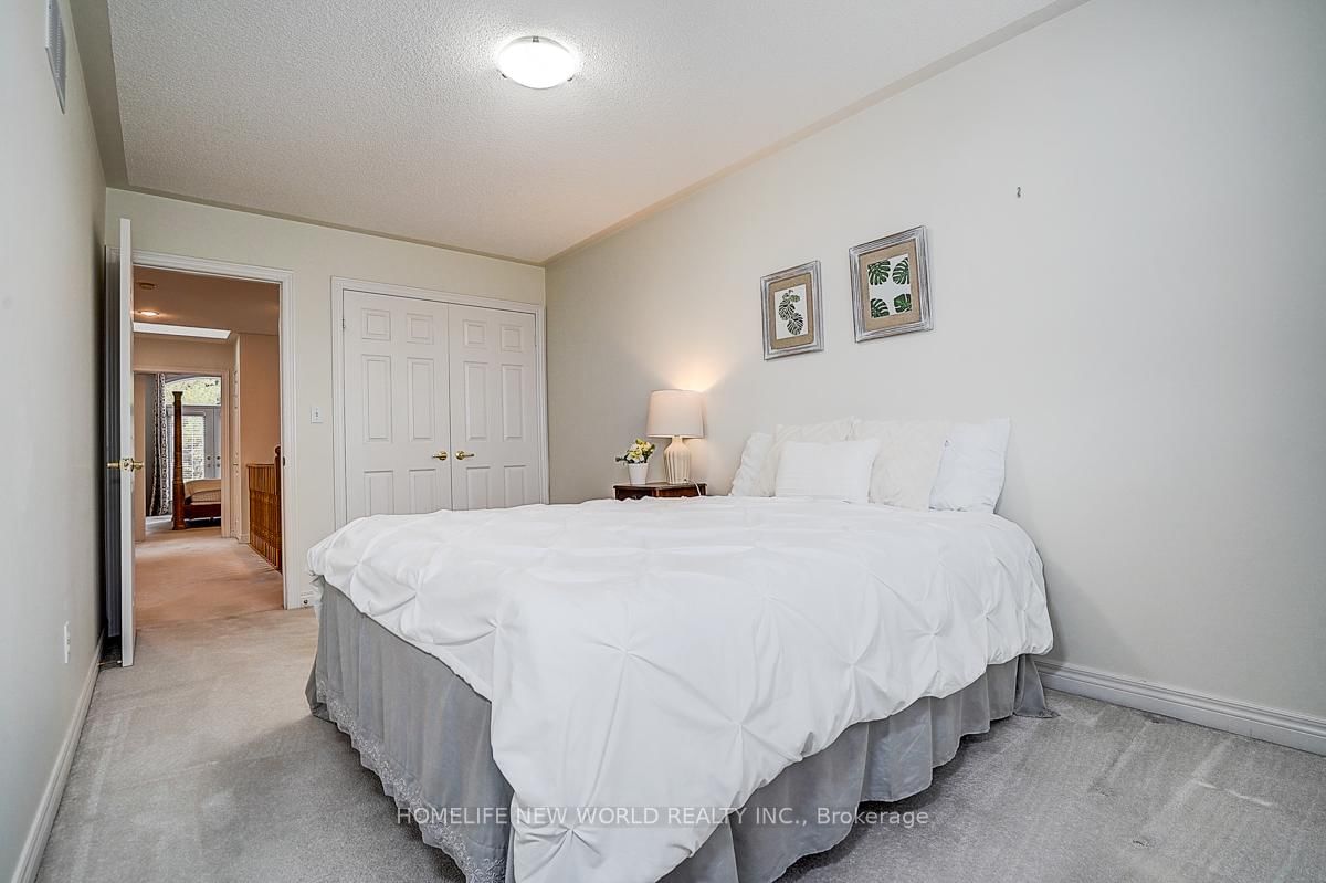 2305 Woodfield Road • Oakville, ON photo 39