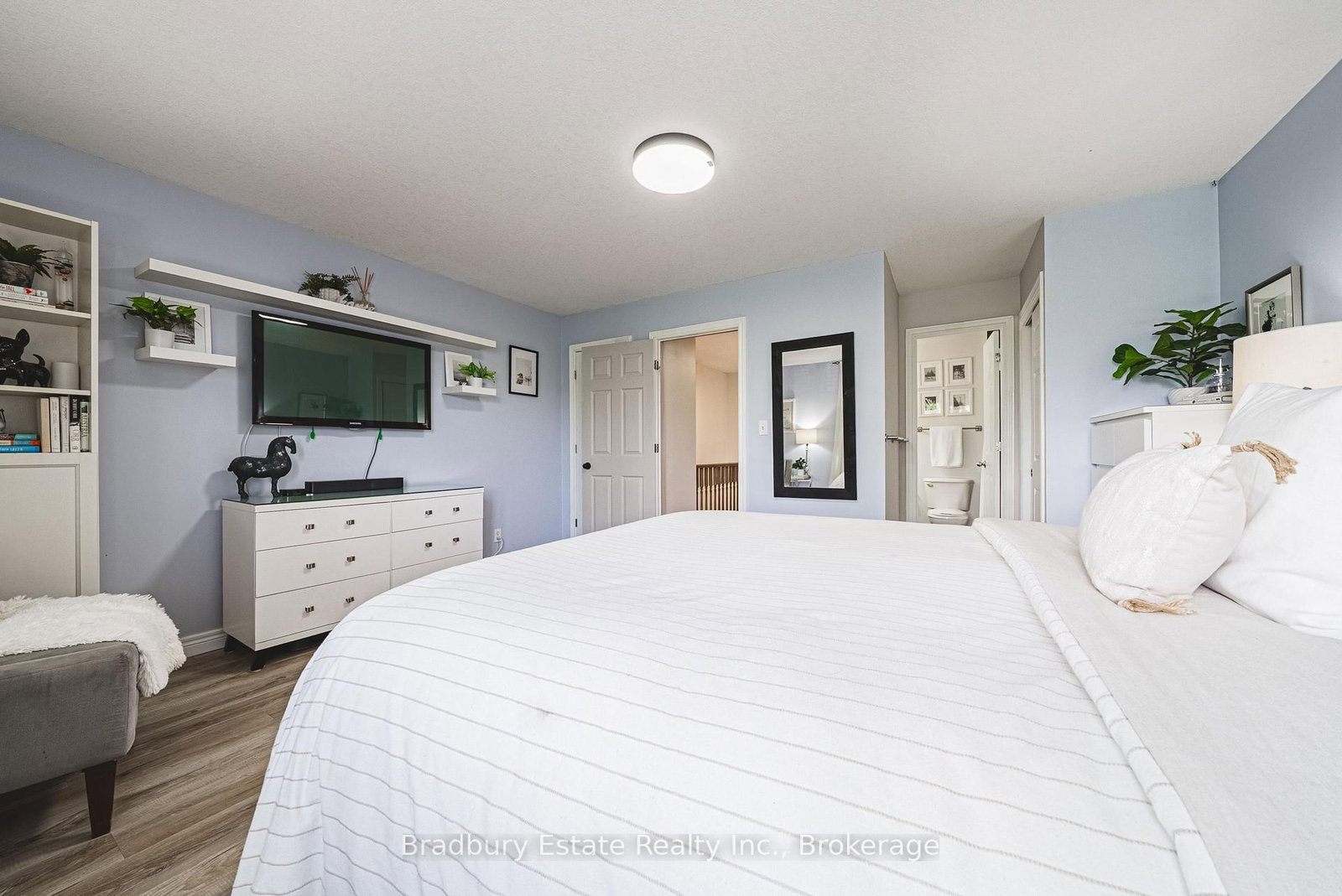 1401 Treeland Street • Burlington, ON photo 21