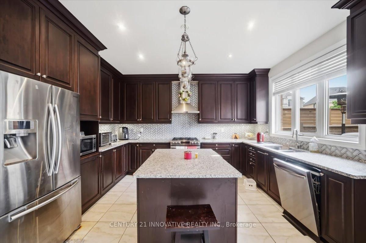 13 Royal West Drive • Brampton, ON photo 14