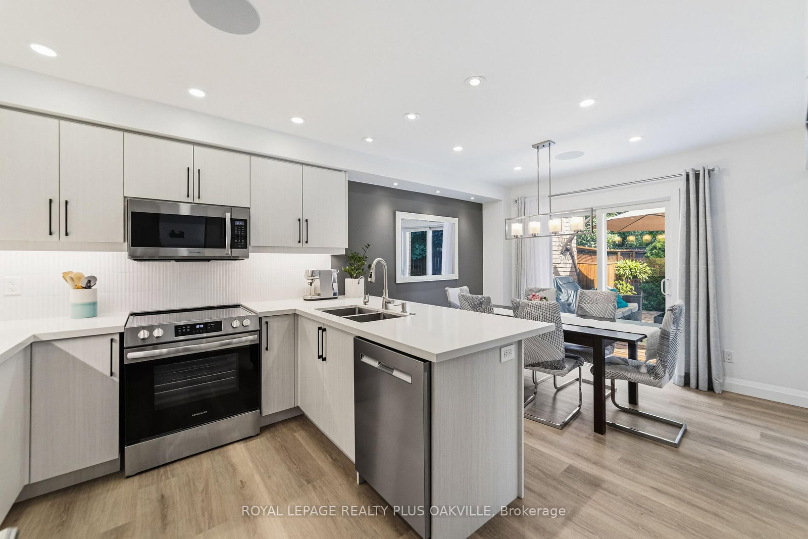 1489 Heritage Way • #22 • Oakville, ON photo 16