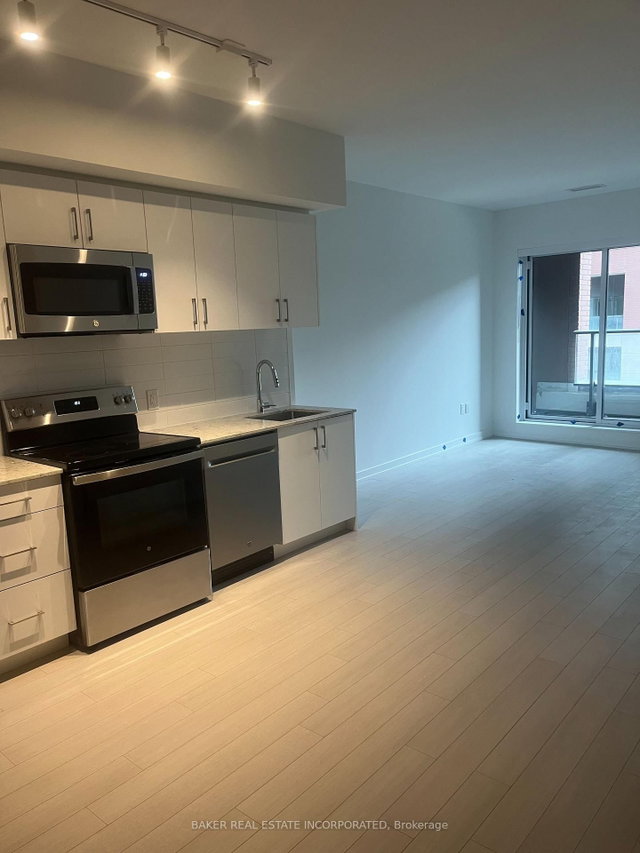 413 - 4010 Eglinton Avenue W