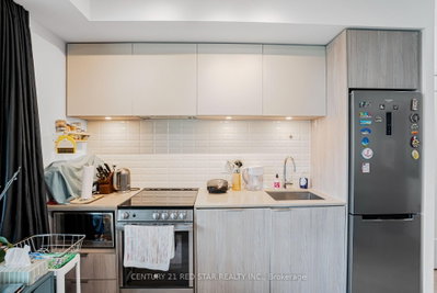 65 Annie Craig Drive • Toronto, ON photo 8
