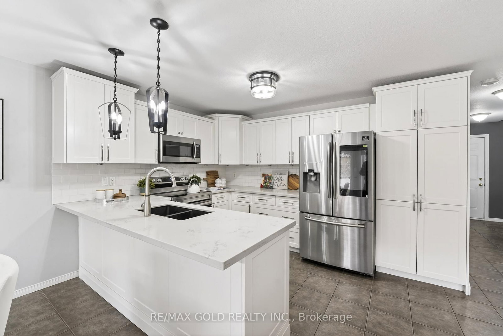 24 MURRAY Court • Orangeville, ON photo 12