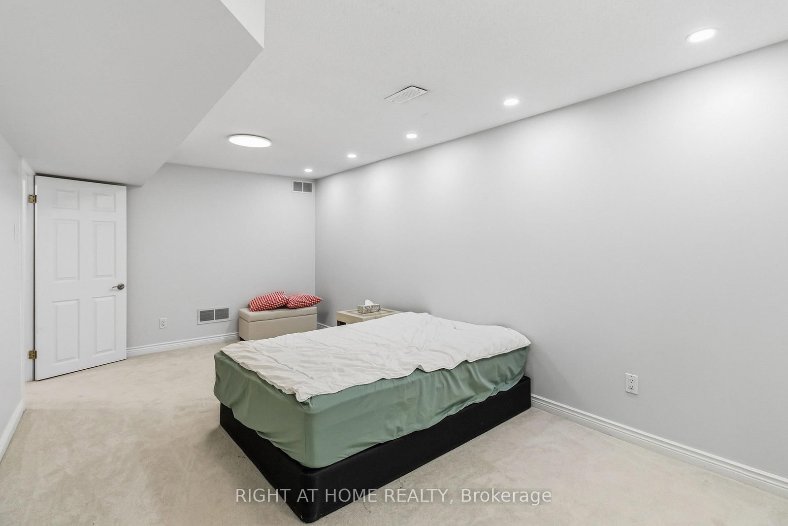 2128 8th Line • Oakville, ON photo 38