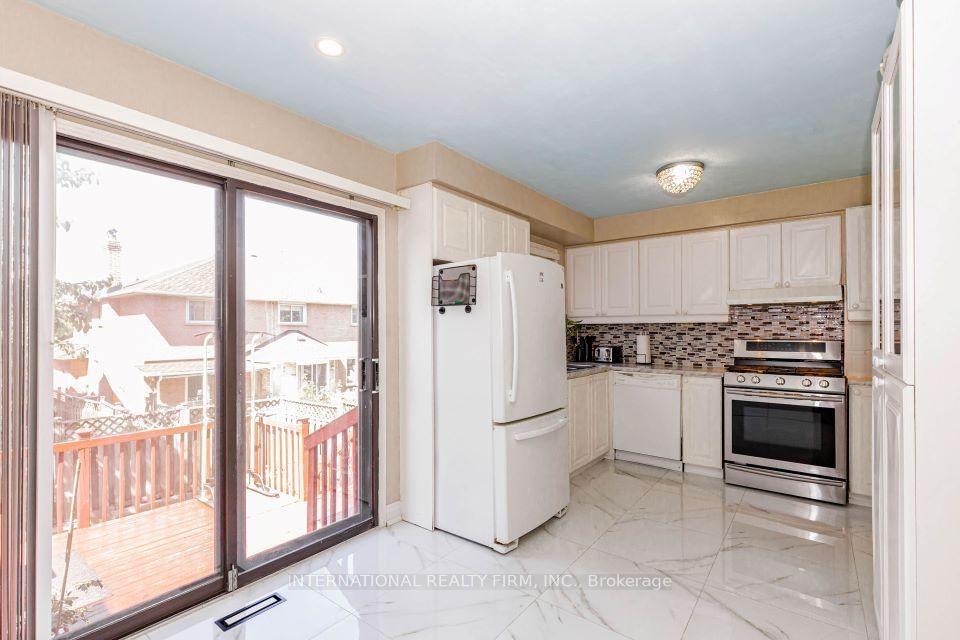 26 Sandmere Avenue • Brampton, ON photo 10