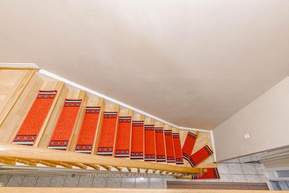 26 Sandmere Avenue • Brampton, ON photo 12