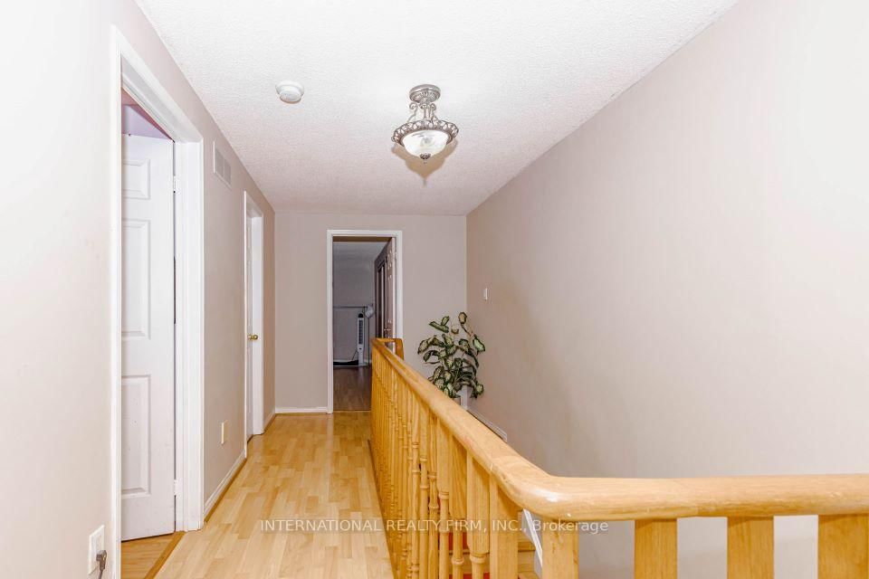 26 Sandmere Avenue • Brampton, ON photo 13