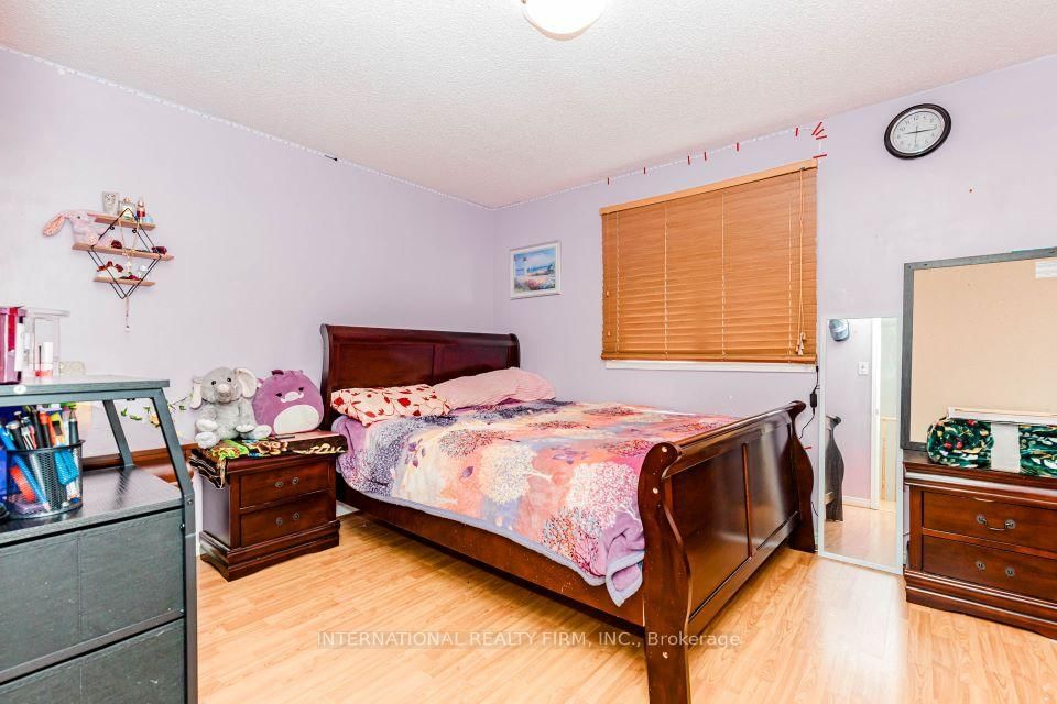 26 Sandmere Avenue • Brampton, ON photo 16