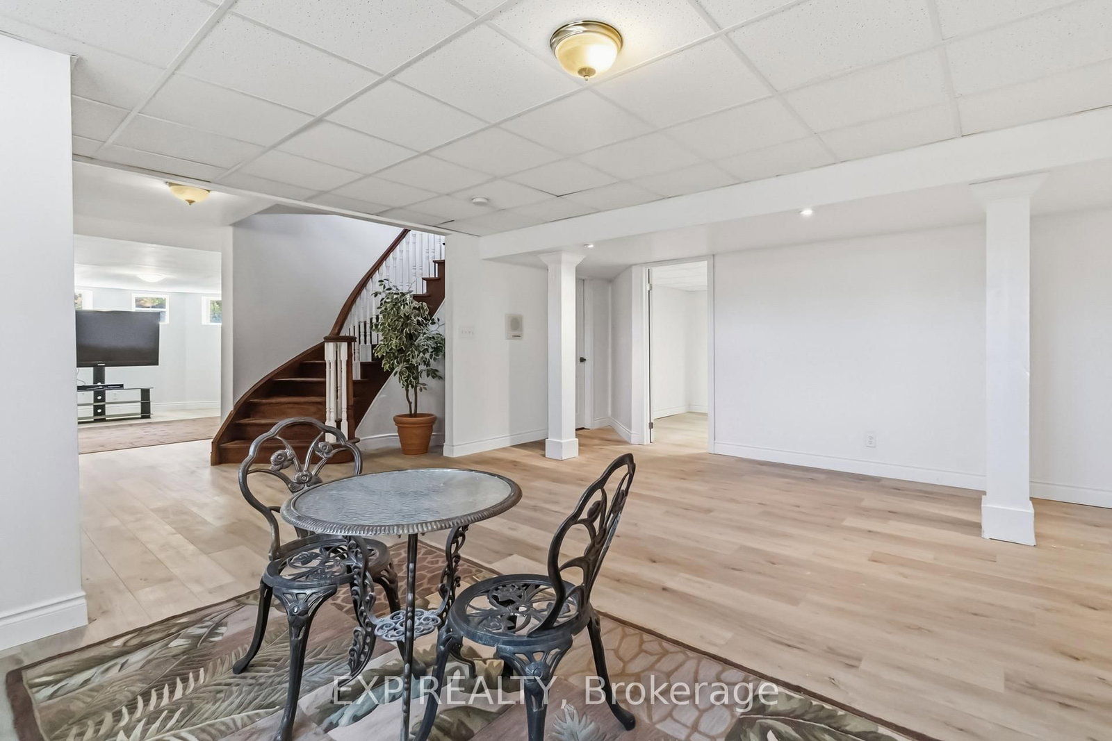 1401 Tamworth Court • Burlington, ON photo 11
