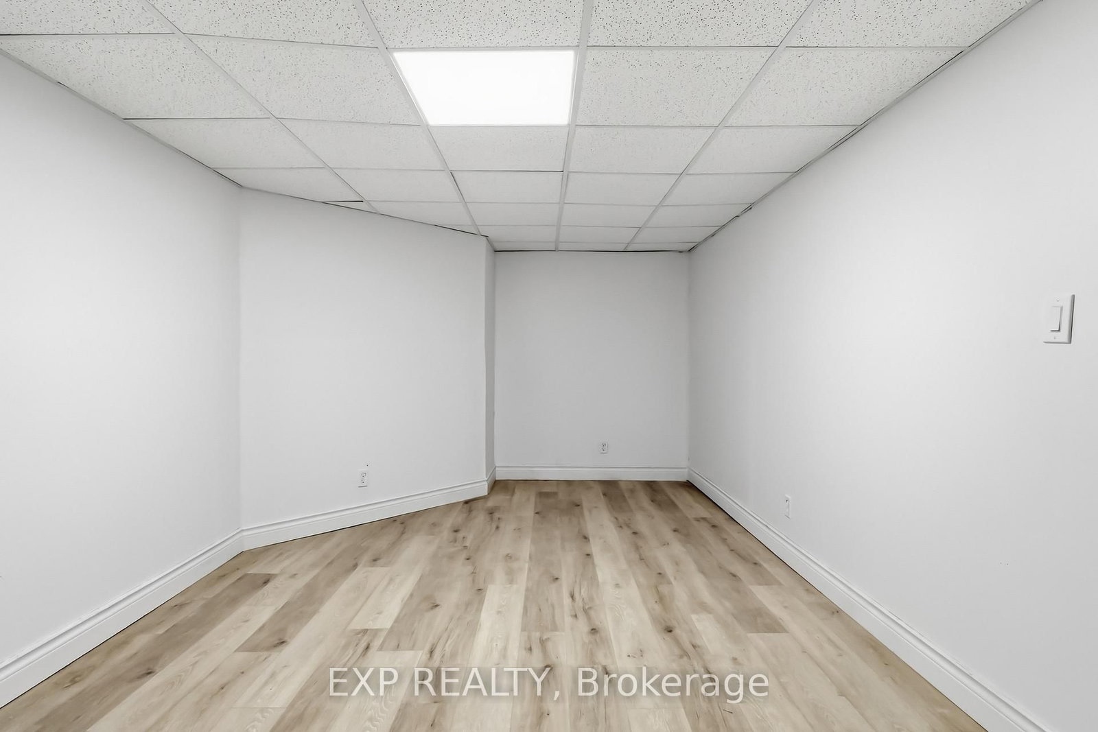 1401 Tamworth Court • Burlington, ON photo 12