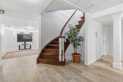 1401 Tamworth Court — photo 2