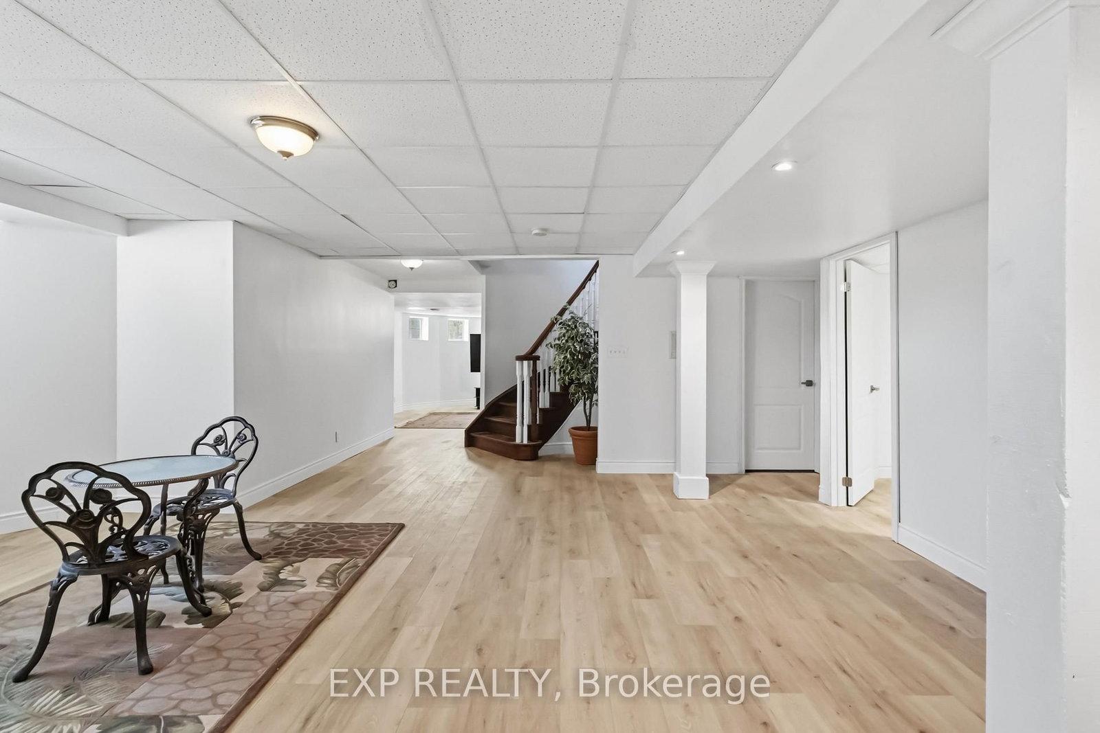 1401 Tamworth Court • Burlington, ON photo 8