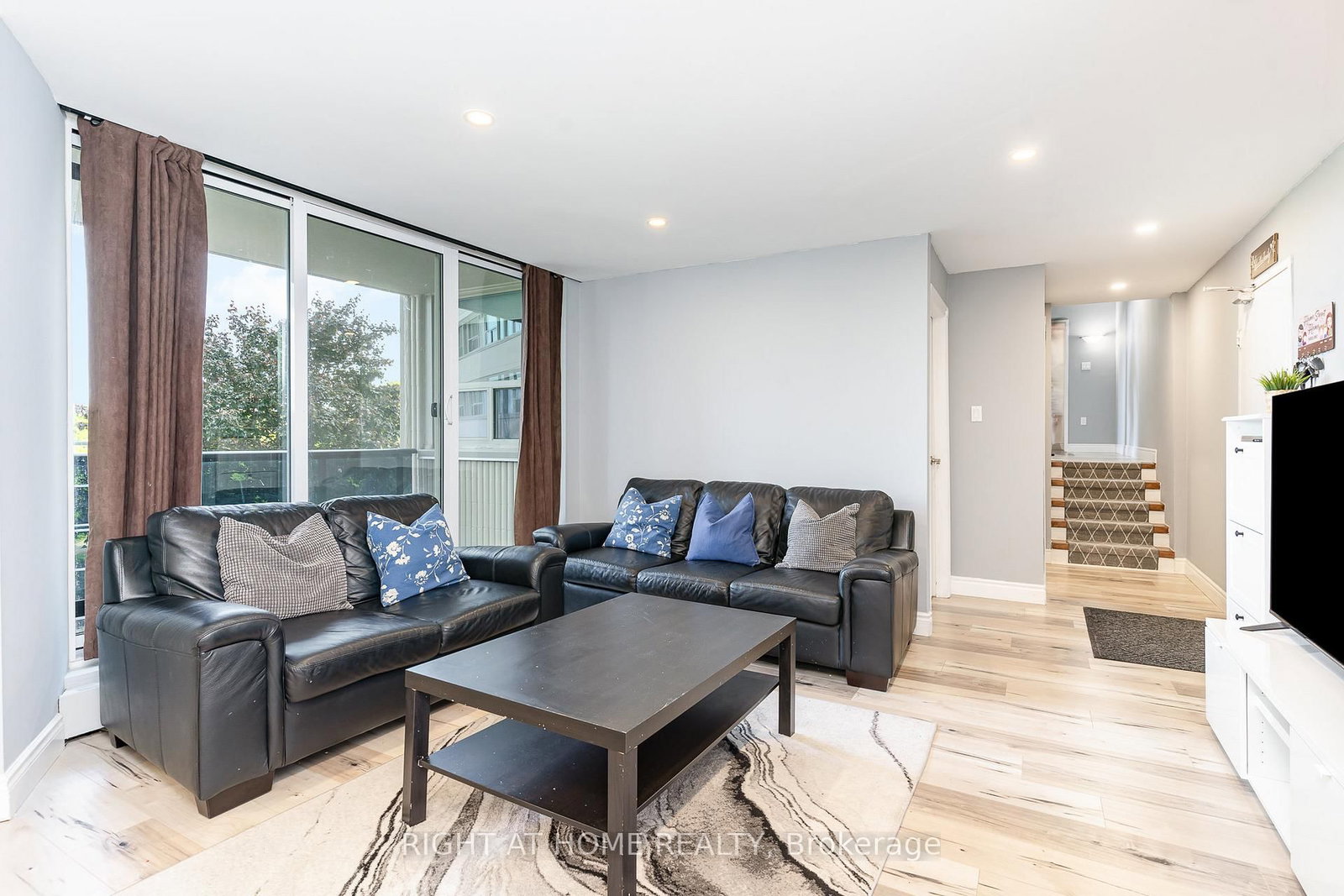 530 Lolita Gardens • #505 • Mississauga, ON photo 3