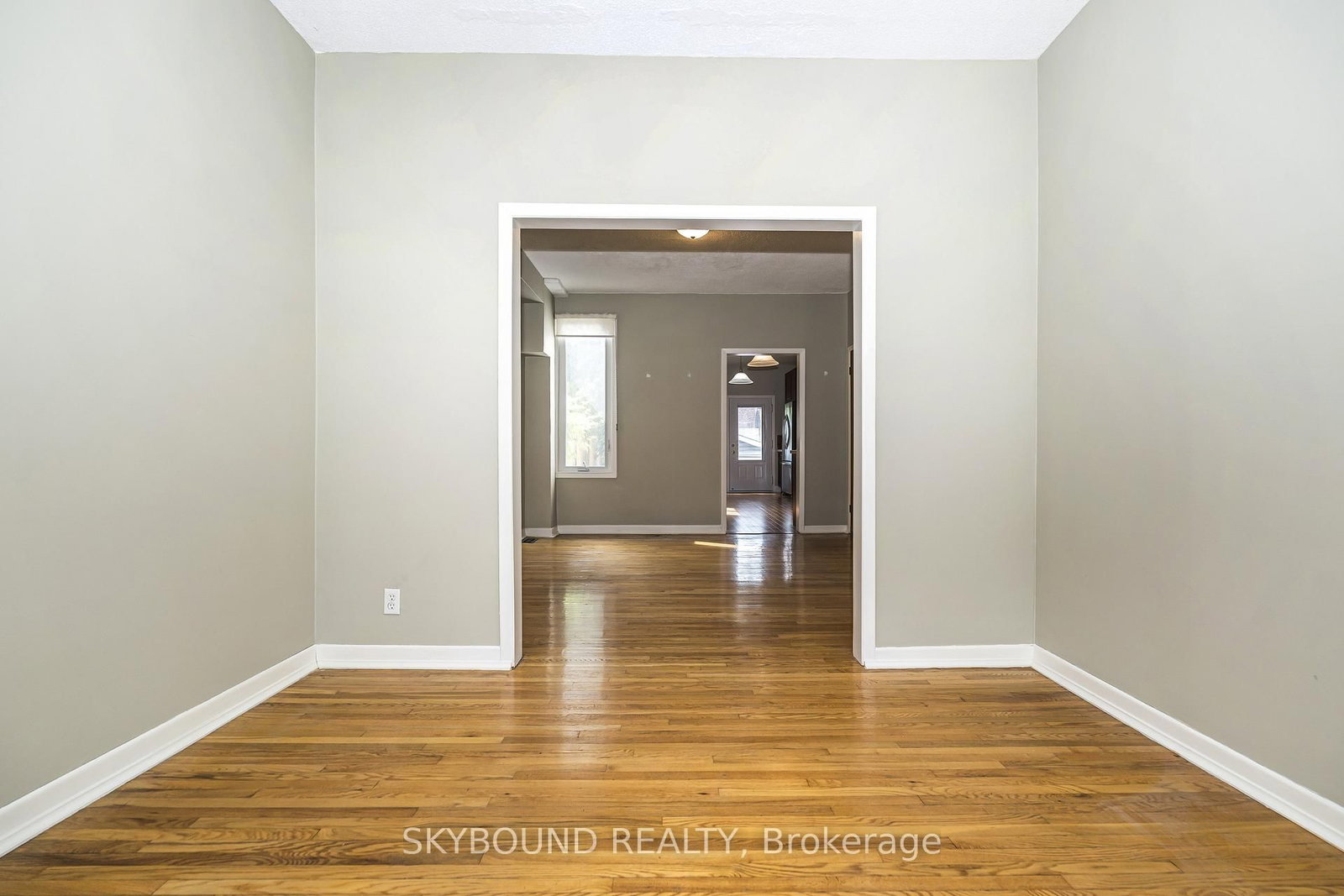 5 Manchester Avenue • Toronto, ON photo 3