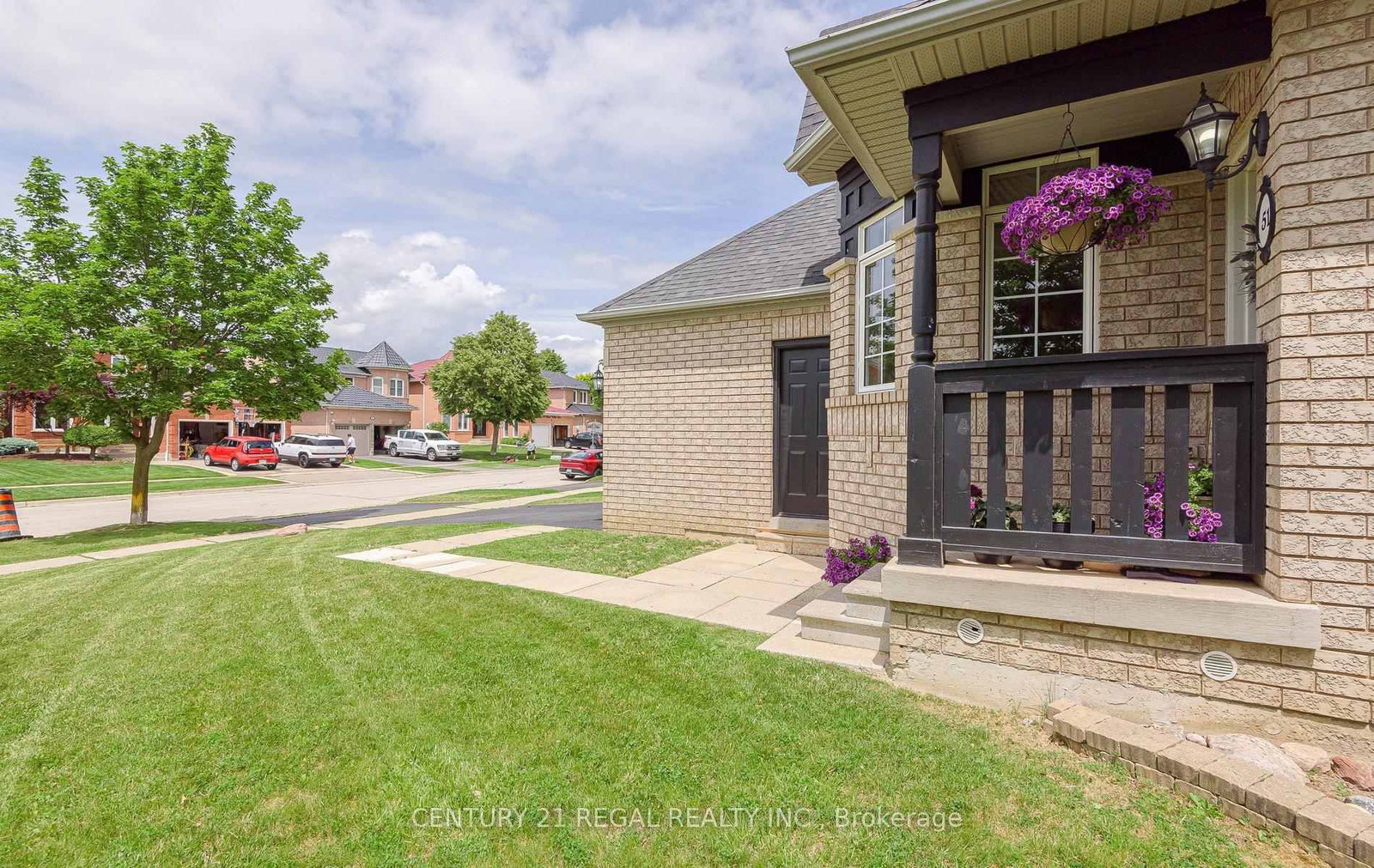 51 Royal Valley Drive • Caledon, ON photo 2