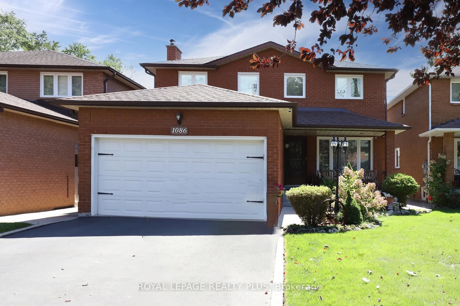 1086 Hedge Drive • Mississauga, ON photo 1