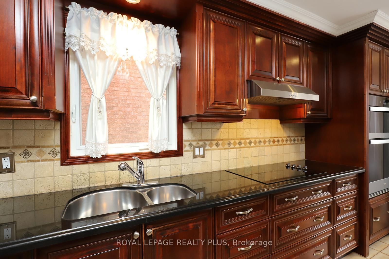 1086 Hedge Drive • Mississauga, ON photo 14