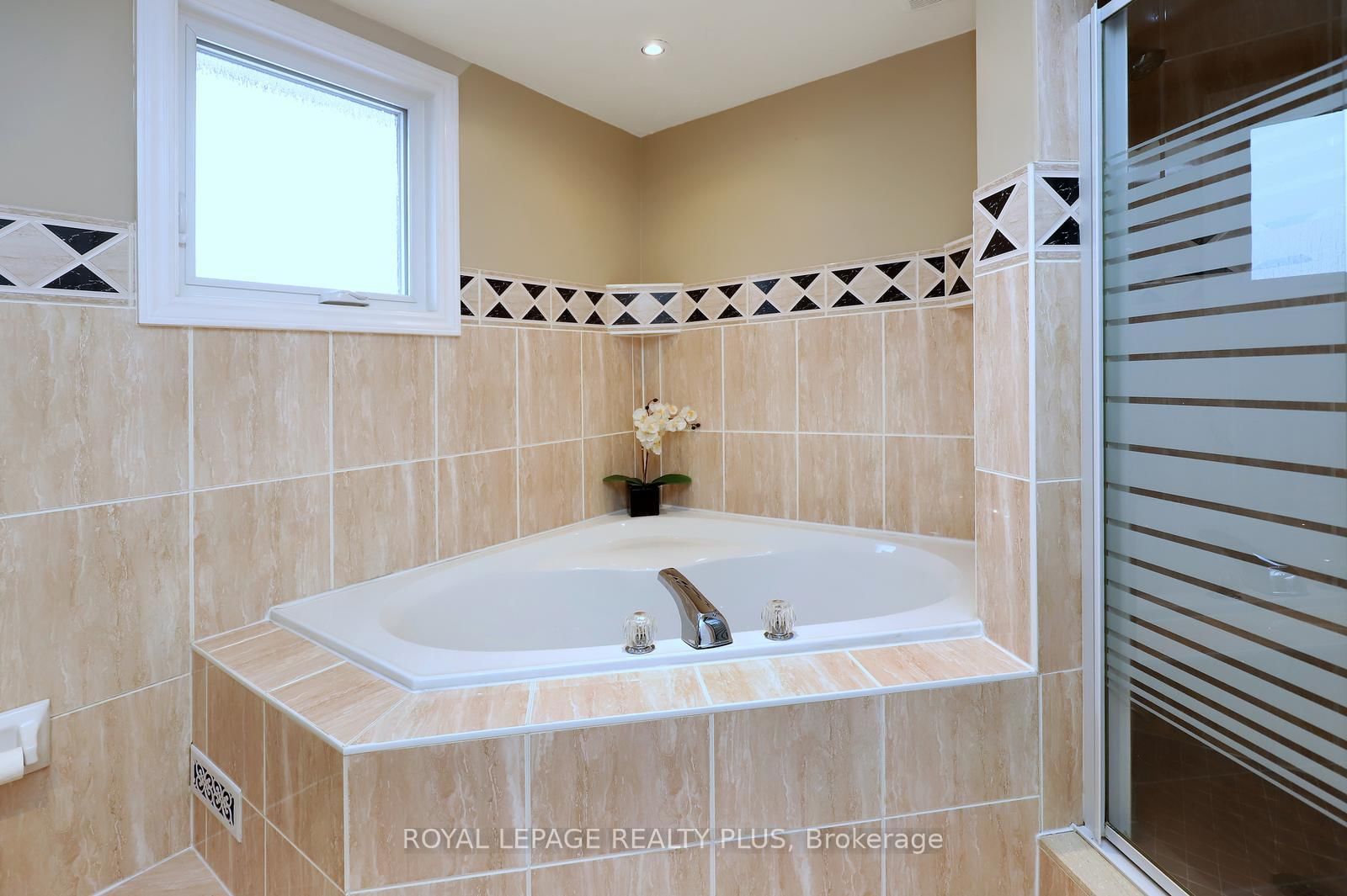 1086 Hedge Drive • Mississauga, ON photo 30