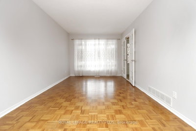 1086 Hedge Drive • Mississauga, ON photo 5