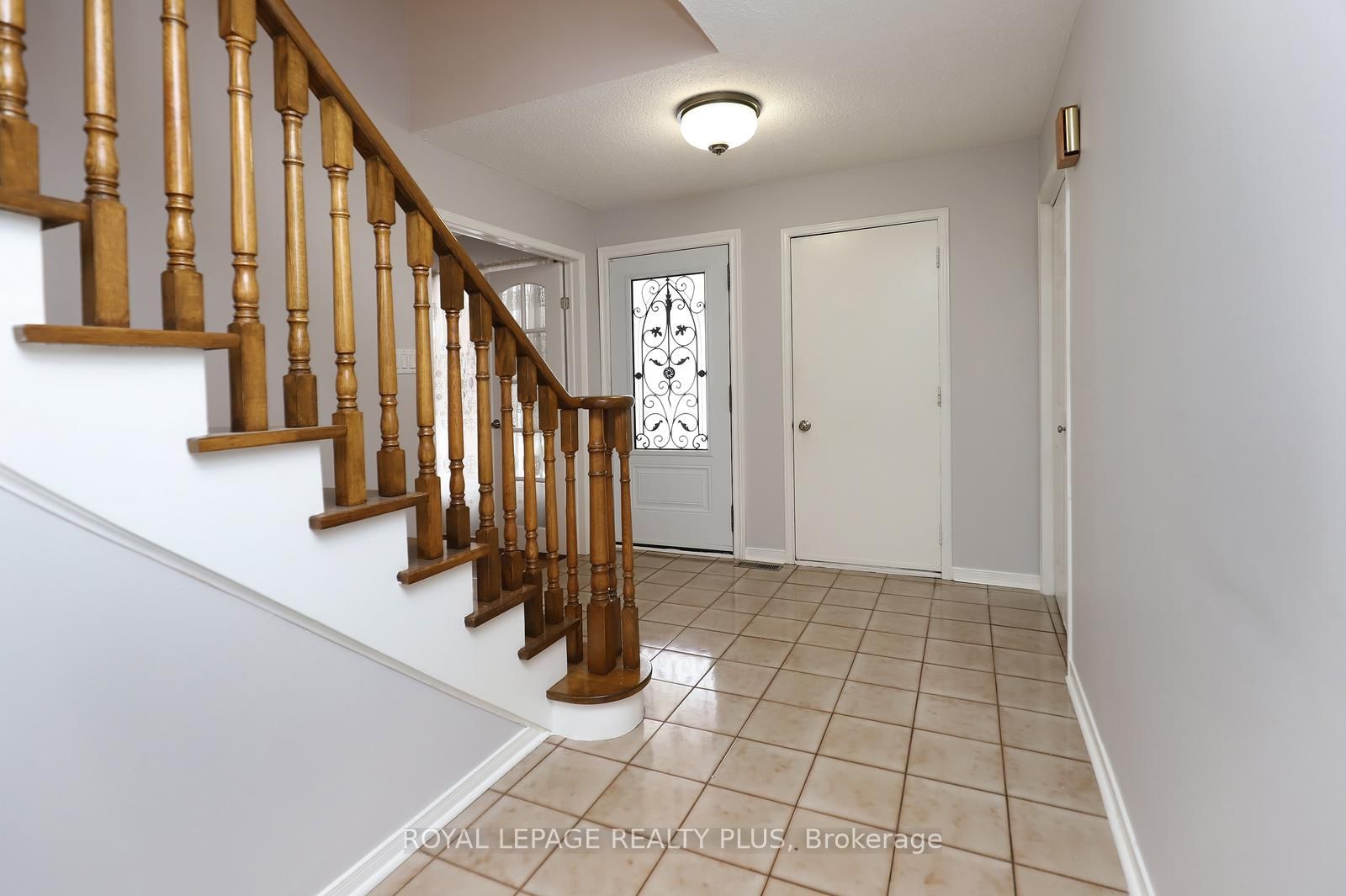 1086 Hedge Drive • Mississauga, ON photo 8
