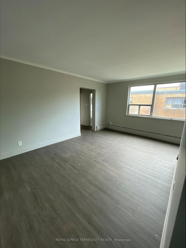 204 - 2548 Keele Street