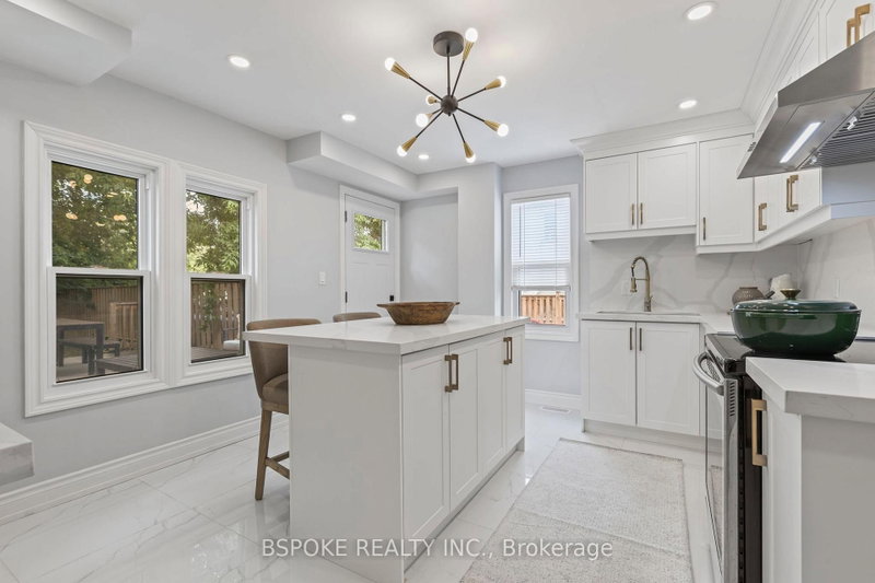 15 Burlington Toronto,ON M8V 2L1 — Photo 12
