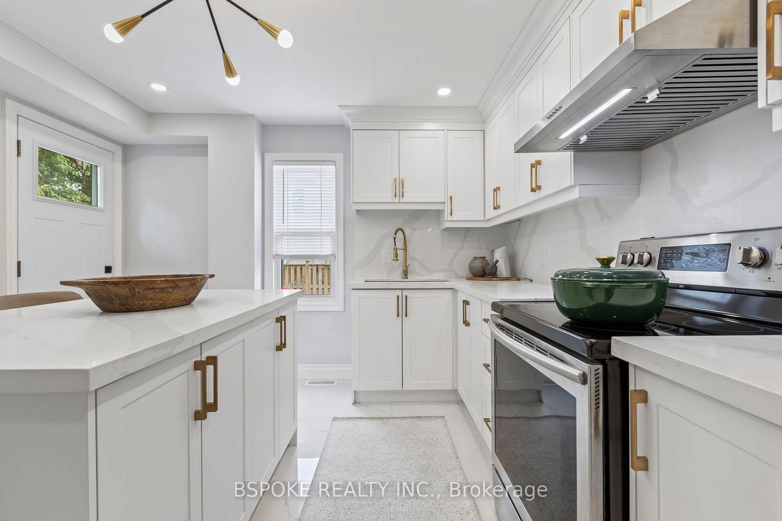 15 Burlington Toronto,ON M8V 2L1 — Photo 13
