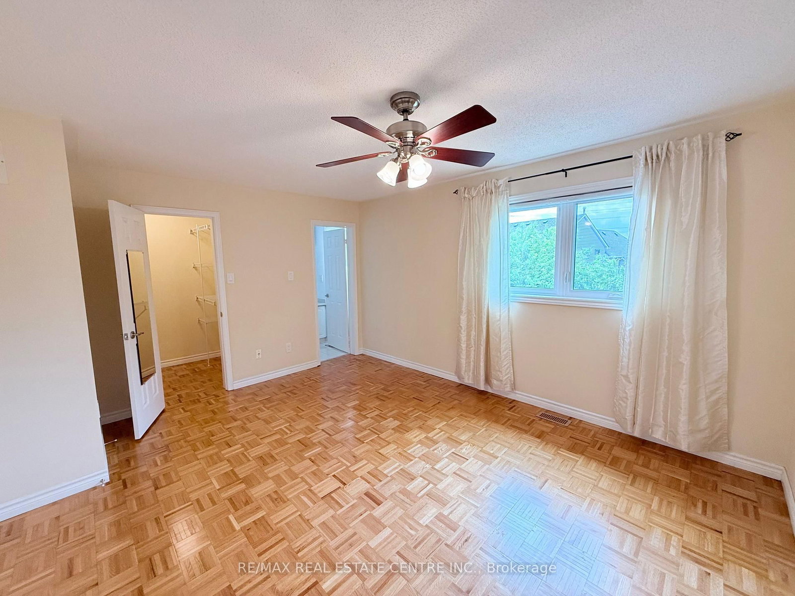 7264 Seabreeze Drive • Mississauga, ON photo 19