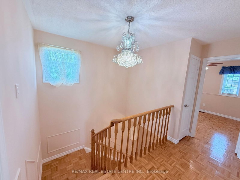 7264 Seabreeze Mississauga,ON L5N 6K7 — Photo 25