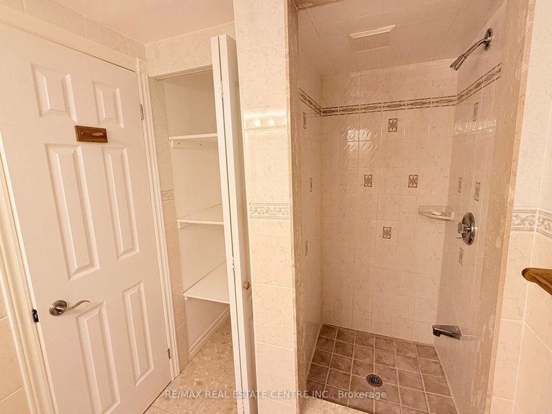 7264 Seabreeze Mississauga,ON L5N 6K7 — Photo 38