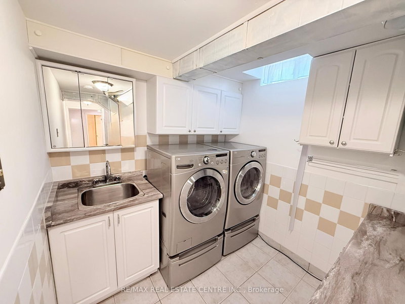 7264 Seabreeze Mississauga,ON L5N 6K7 — Photo 41