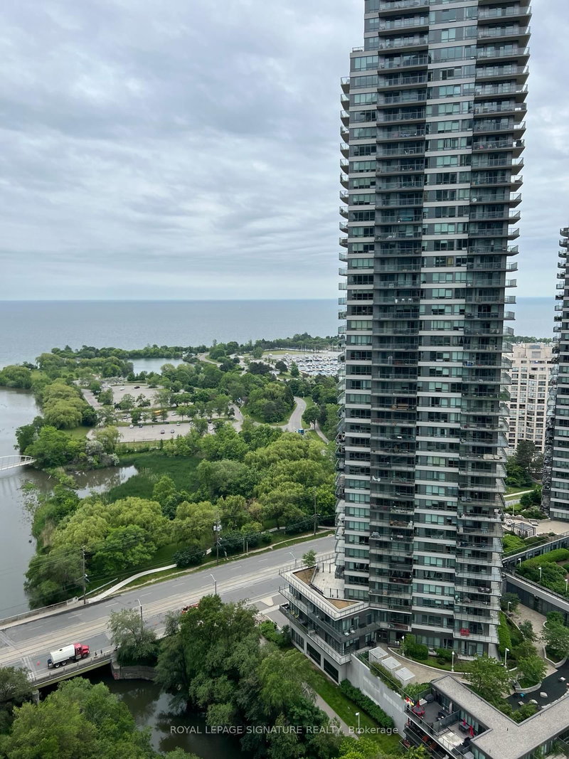 home for lease on 2610-2220 Lake Shore Boulevard W