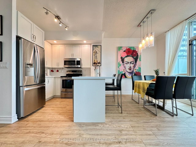 708 - 3939 Duke Of York Boulevard