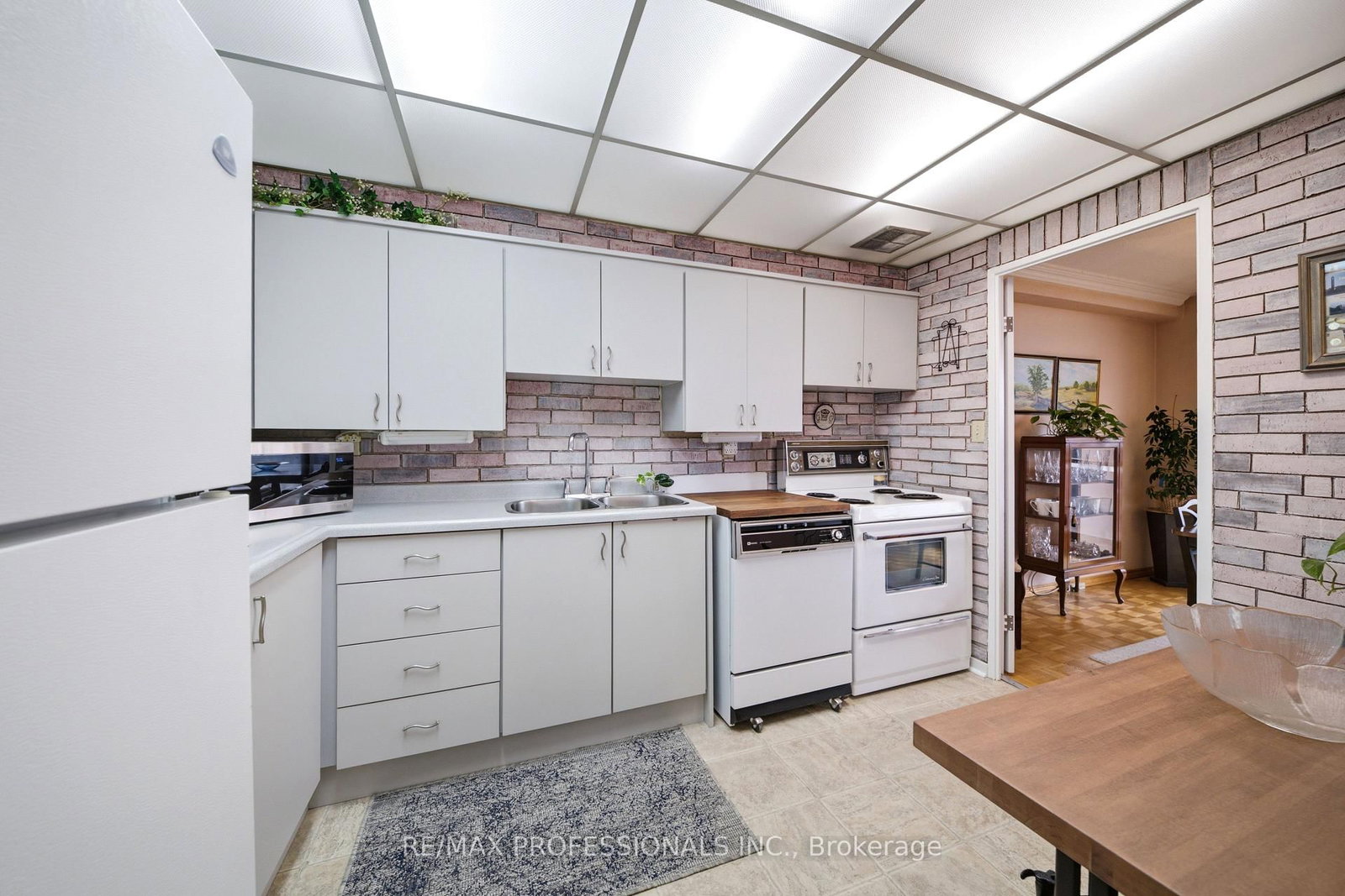 11 Wincott Drive • #1208 • Toronto, ON photo 11
