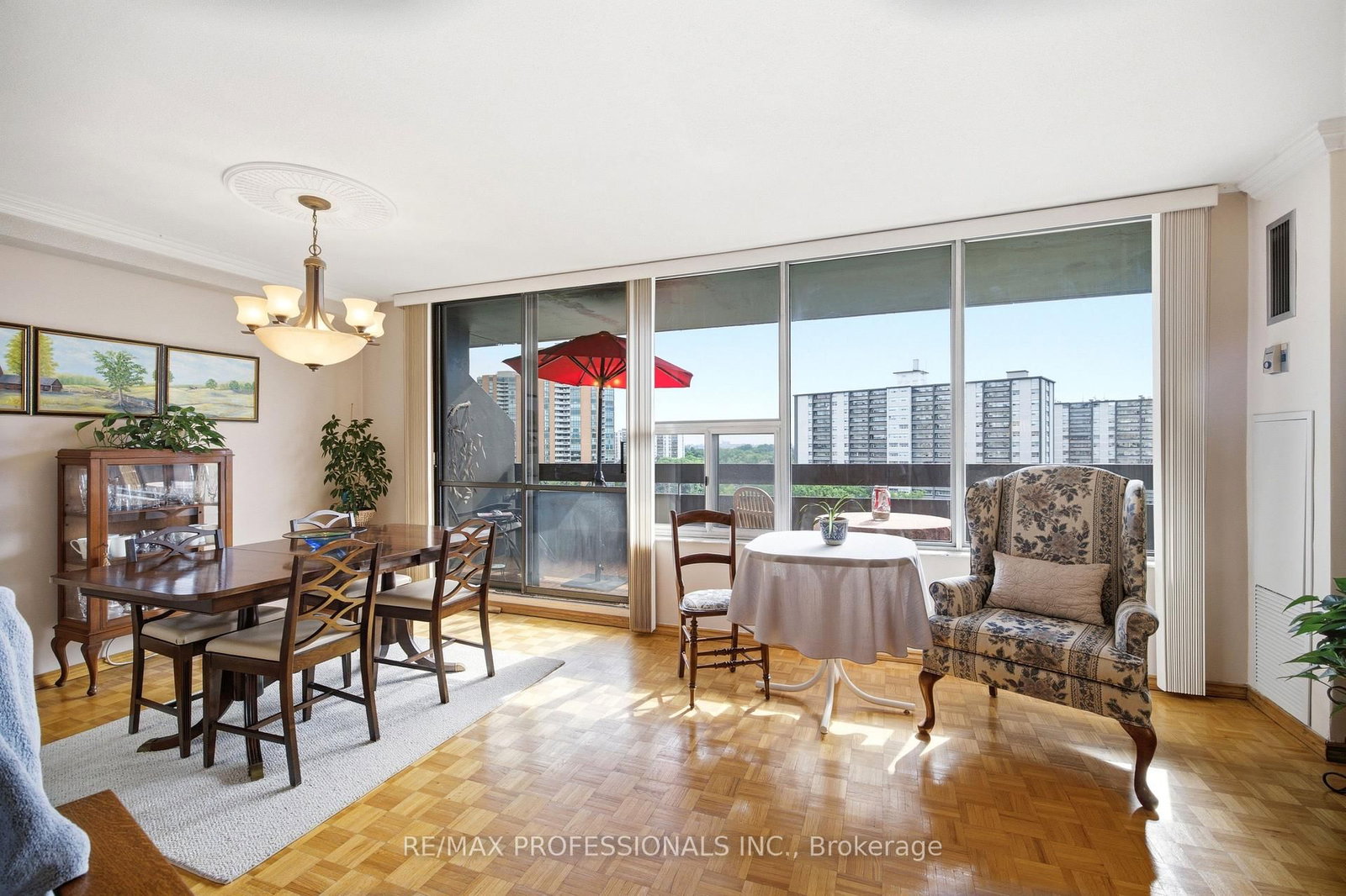 11 Wincott Drive • #1208 • Toronto, ON photo 7