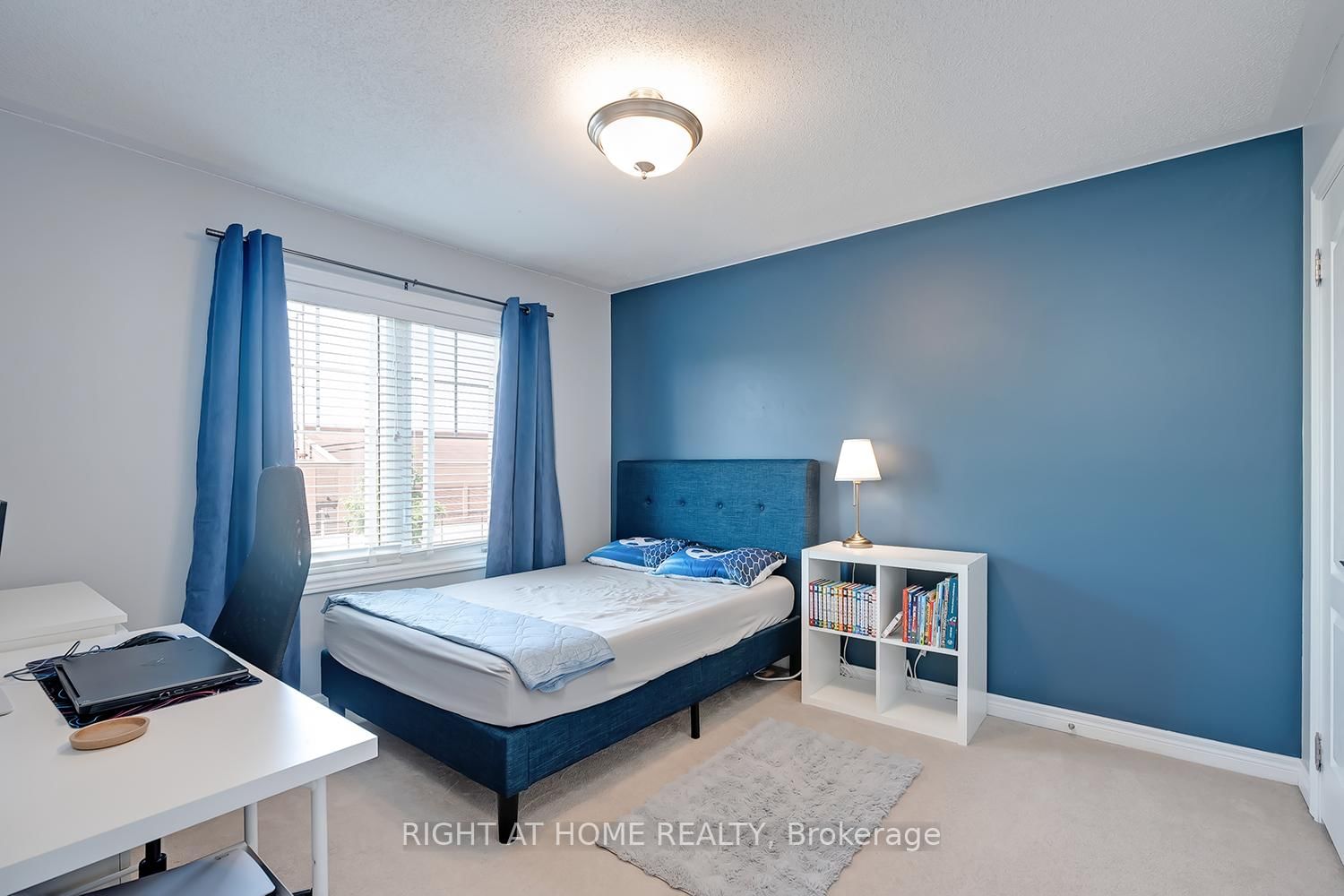2033 Trawden Way • Oakville, ON photo 16