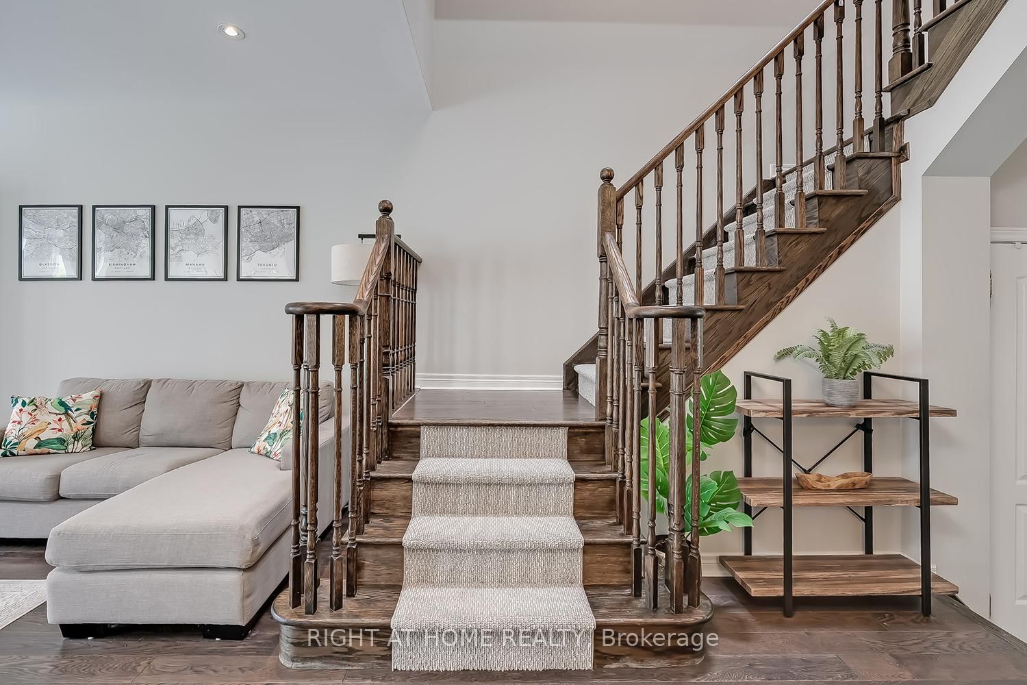 2033 Trawden Way • Oakville, ON photo 4