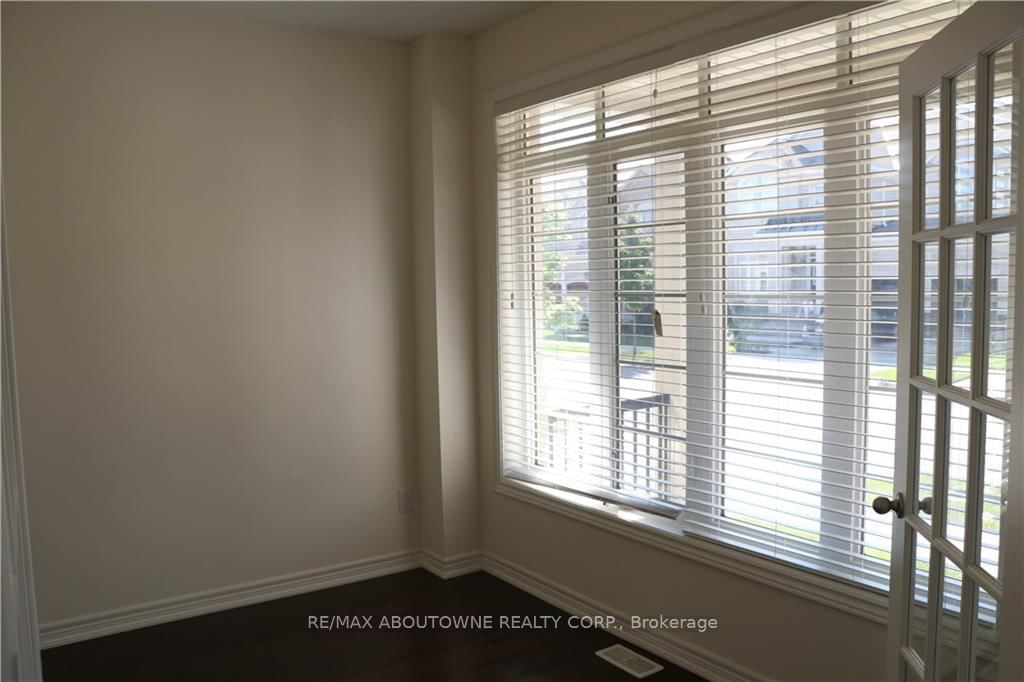 586 Hidden Oakville,ON L6M 0N3 — Photo 10