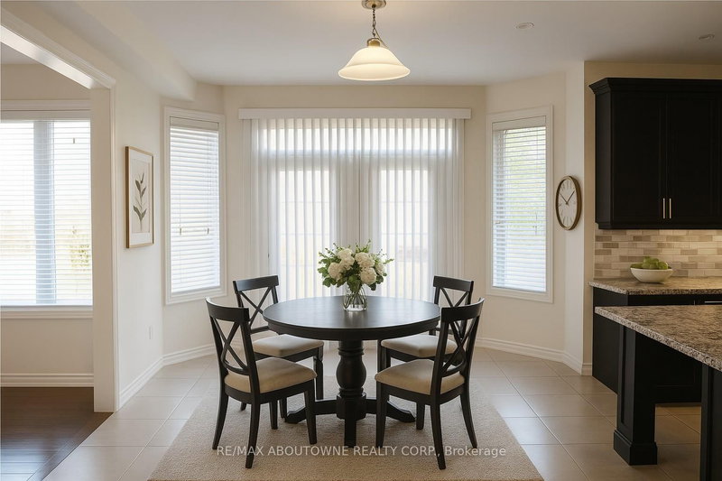 586 Hidden Oakville,ON L6M 0N3 — Photo 4