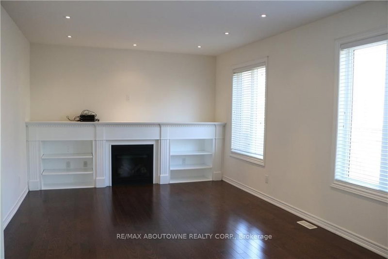 586 Hidden Oakville,ON L6M 0N3 — Photo 5