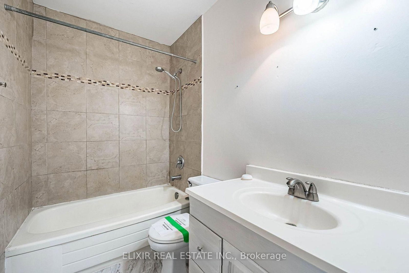 15 Elizabeth Street N • #605 • Mississauga, ON photo 17