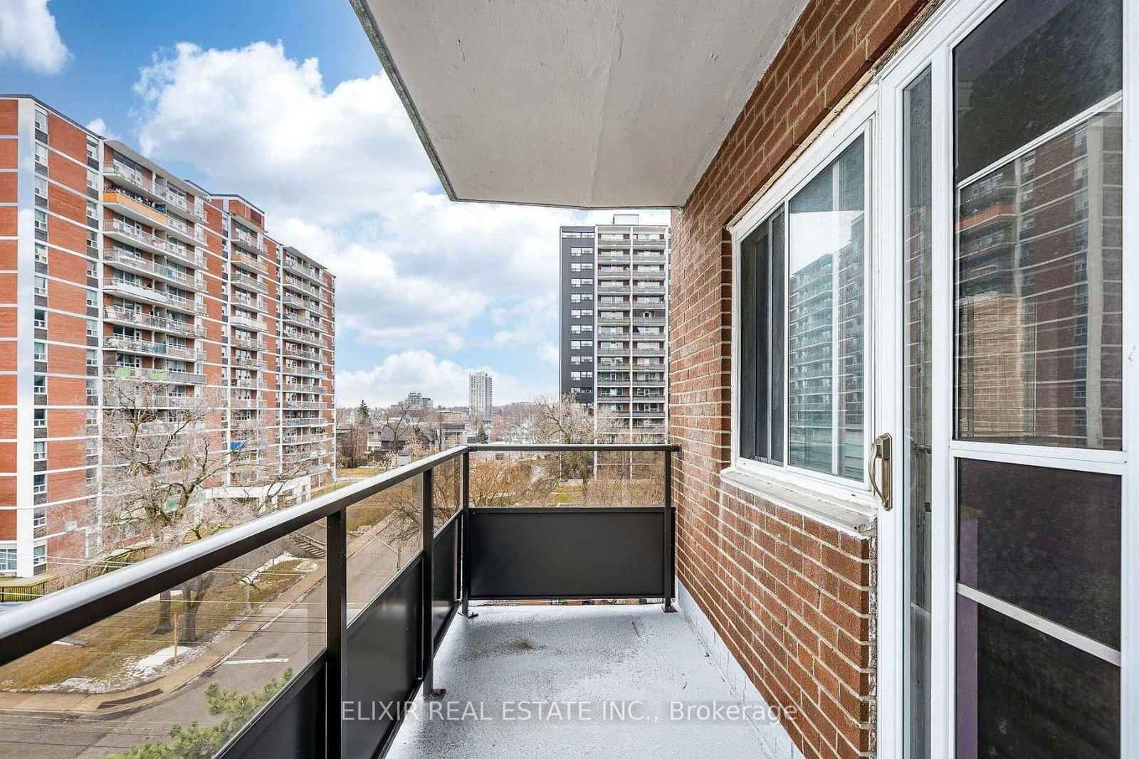 15 Elizabeth Street N • #605 • Mississauga, ON photo 19