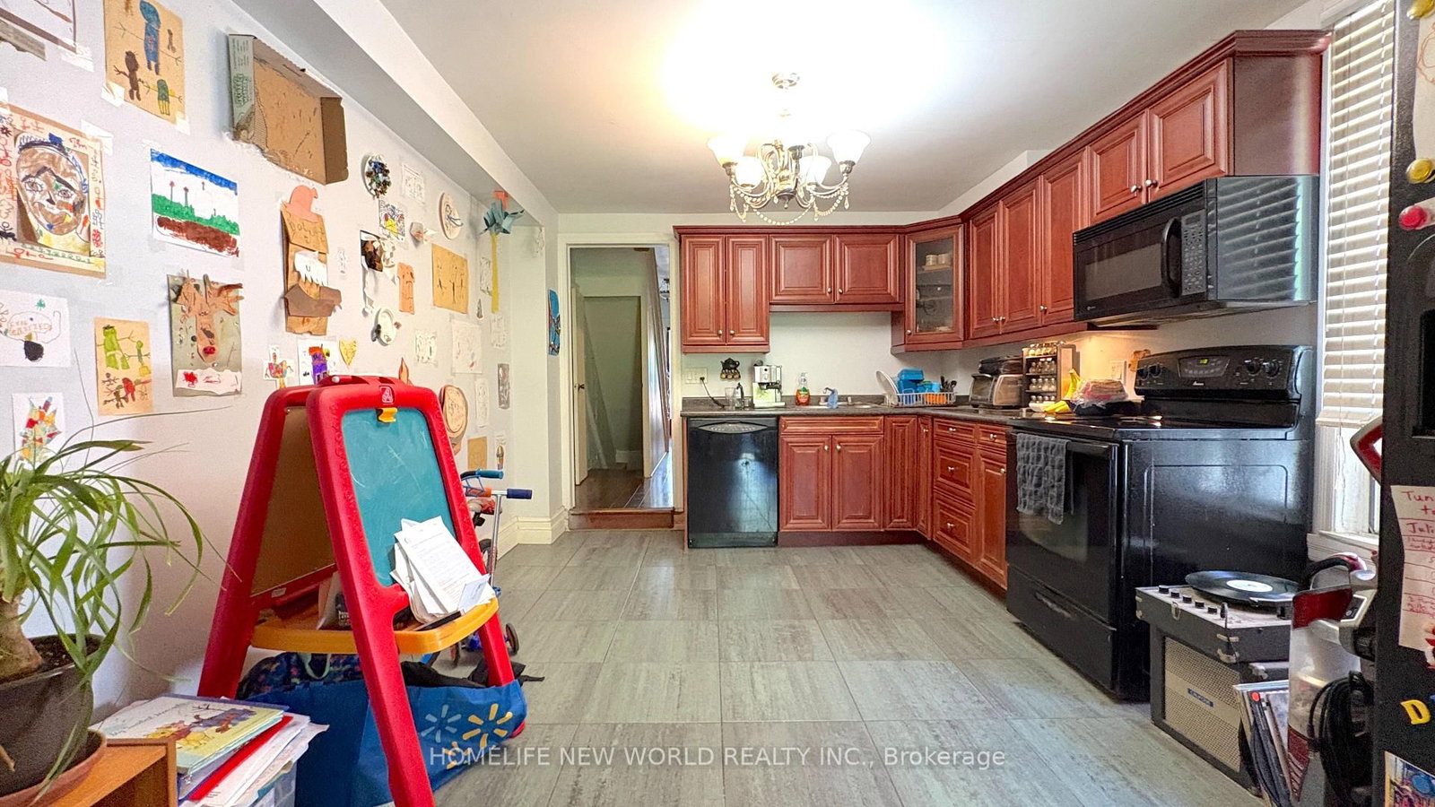 8 Burnfield Avenue • Toronto, ON photo 15