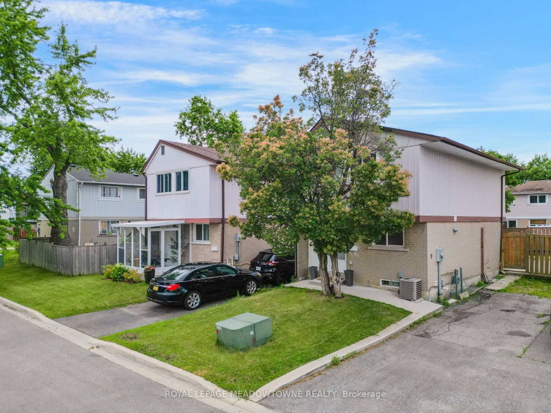 9 Hardcastle Court
